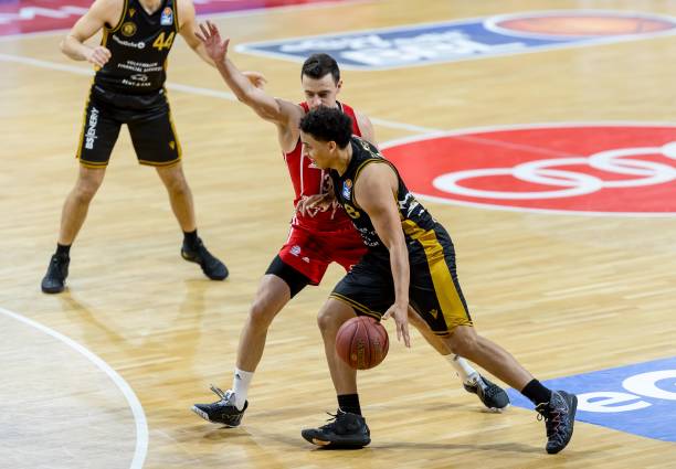 防守反击结 防守反击结