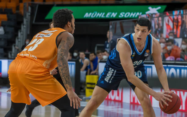 命中从侧面 命中从侧面